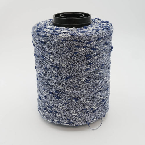 Luckystar 600m/100g (656yds/3.5oz) – Viscose, Polyamide & Metallized Polyester Blend
