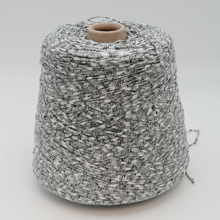 Lux 1800, 180m/197yds per 100g/3.5oz, 100% Polyamide