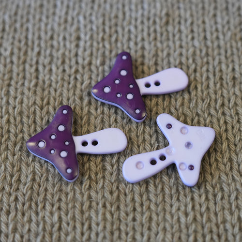 Button 35×28 mm · 2 holes · Mediac (Germany)