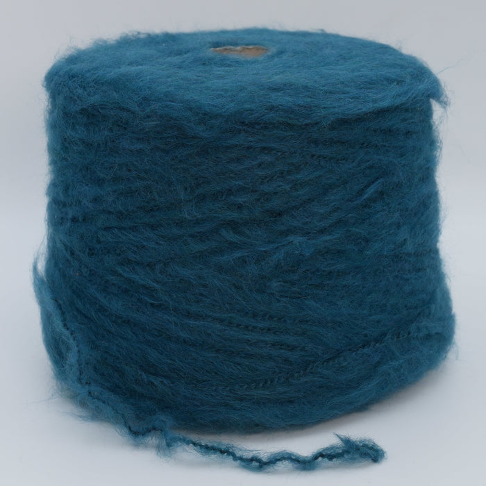 Mantra Garzato 2500, 250m/273yds per 100g/3.5oz, Fluffy Acrylic Blend
