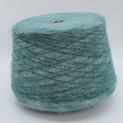 Vanesio Degrade 5000 500m/100g (547yds/3.5oz) – 16WM 16WV 49PC 17PA 2EA