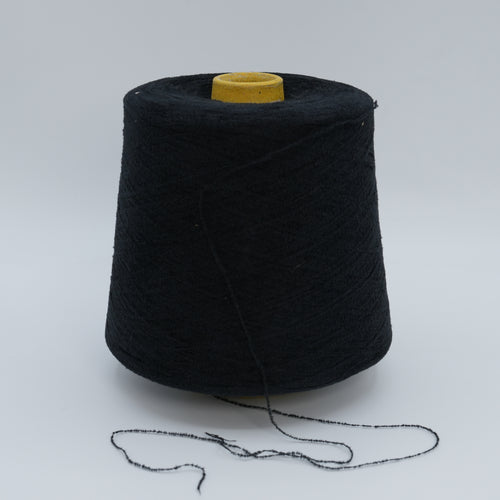Macbeth 18000 · 1800m/100g (1969yds/3.5oz) · Super Fine · 65Co 35Vi