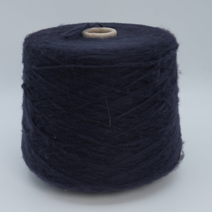 First Wool 4000, 400m/437yds per 100g/3.5oz, Fluffy Merino & Polyamide Blend