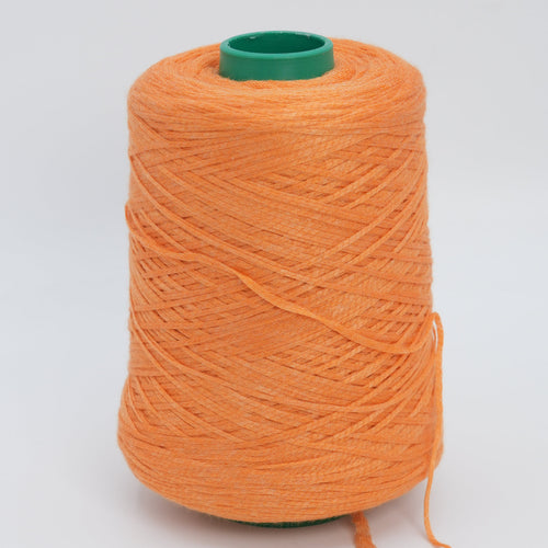 Fenis 3900 · 390m/100g (427yds/3.5oz) · Fingering · 70WS 30Se