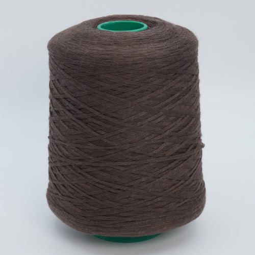 Fenis 3900 · 390m/100g (427yds/3.5oz) · Fingering · 70WS 30Se