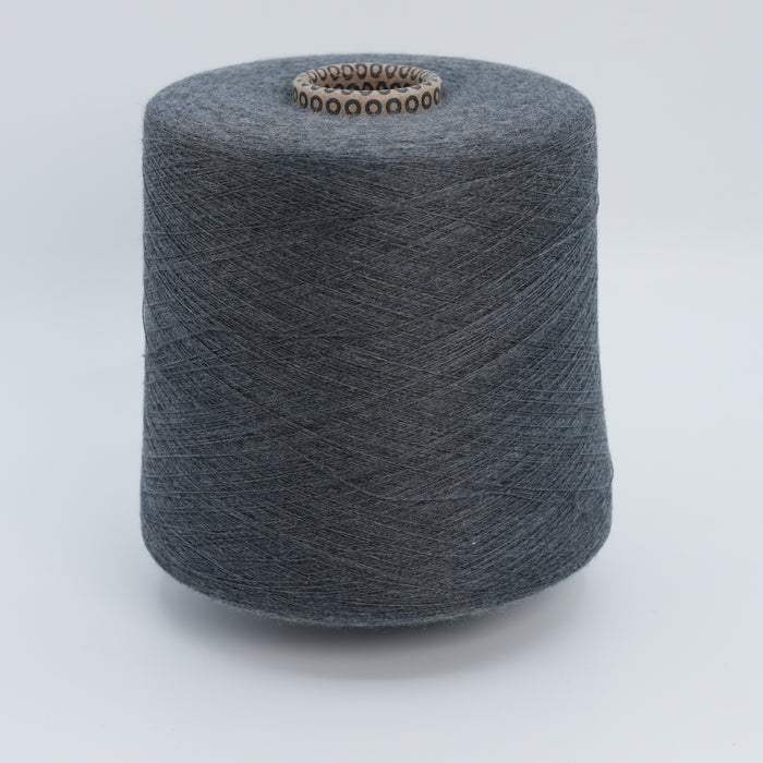 New Diamond 2/48, 2400m/2625yds per 100g/3.5oz, Wool & Silk Blend