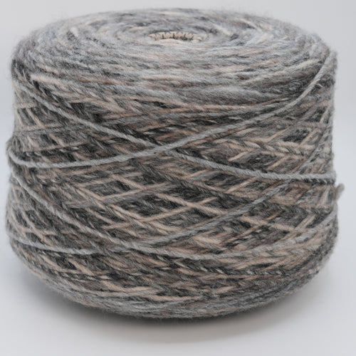 Pagliaccio 1800 · 180m/197yds per 100g/3.5oz · Worsted · 51WV 49PC