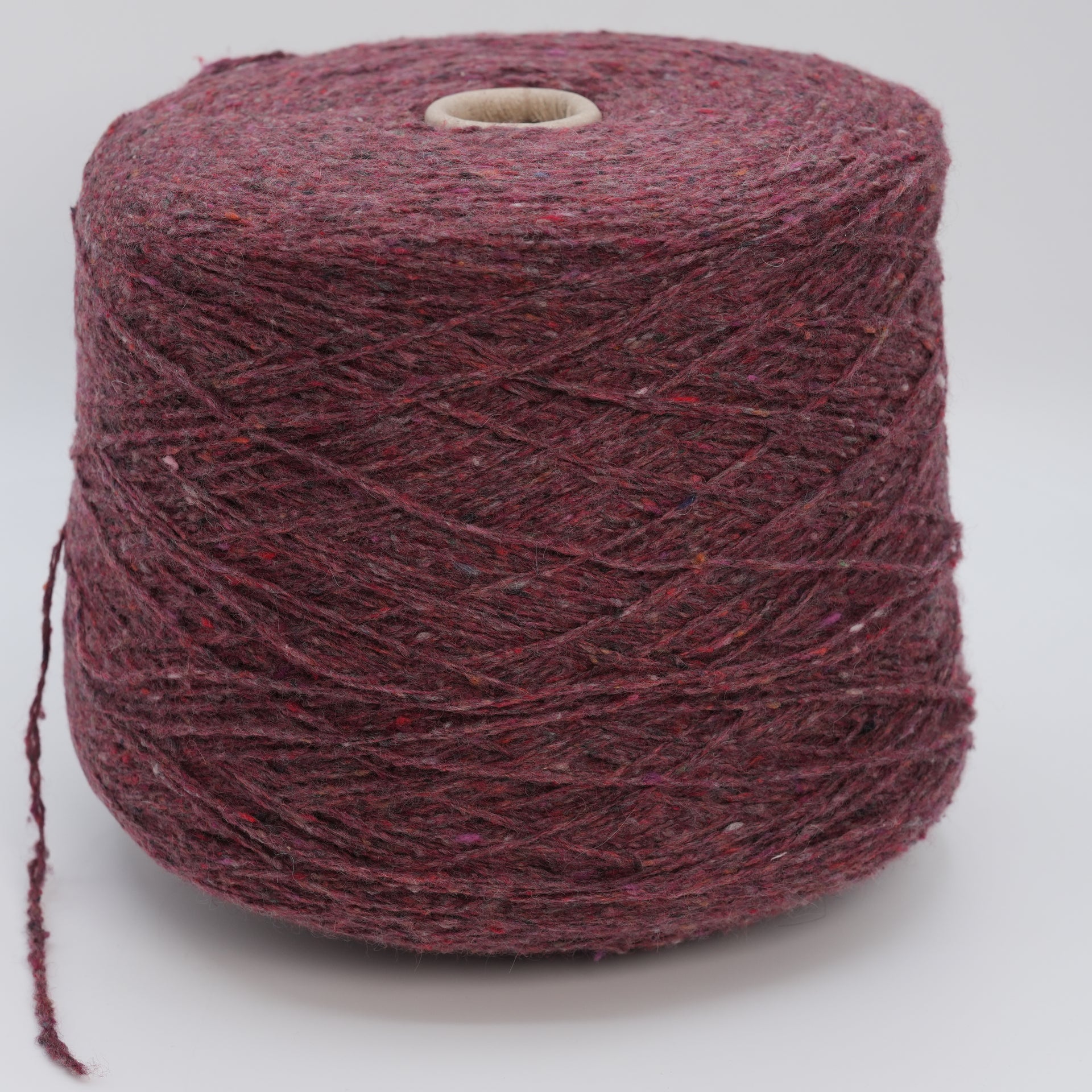 Tweed 2/6000 · 300m/328yds per 100g/3.5oz · DK · 76WS 17WO 7Se