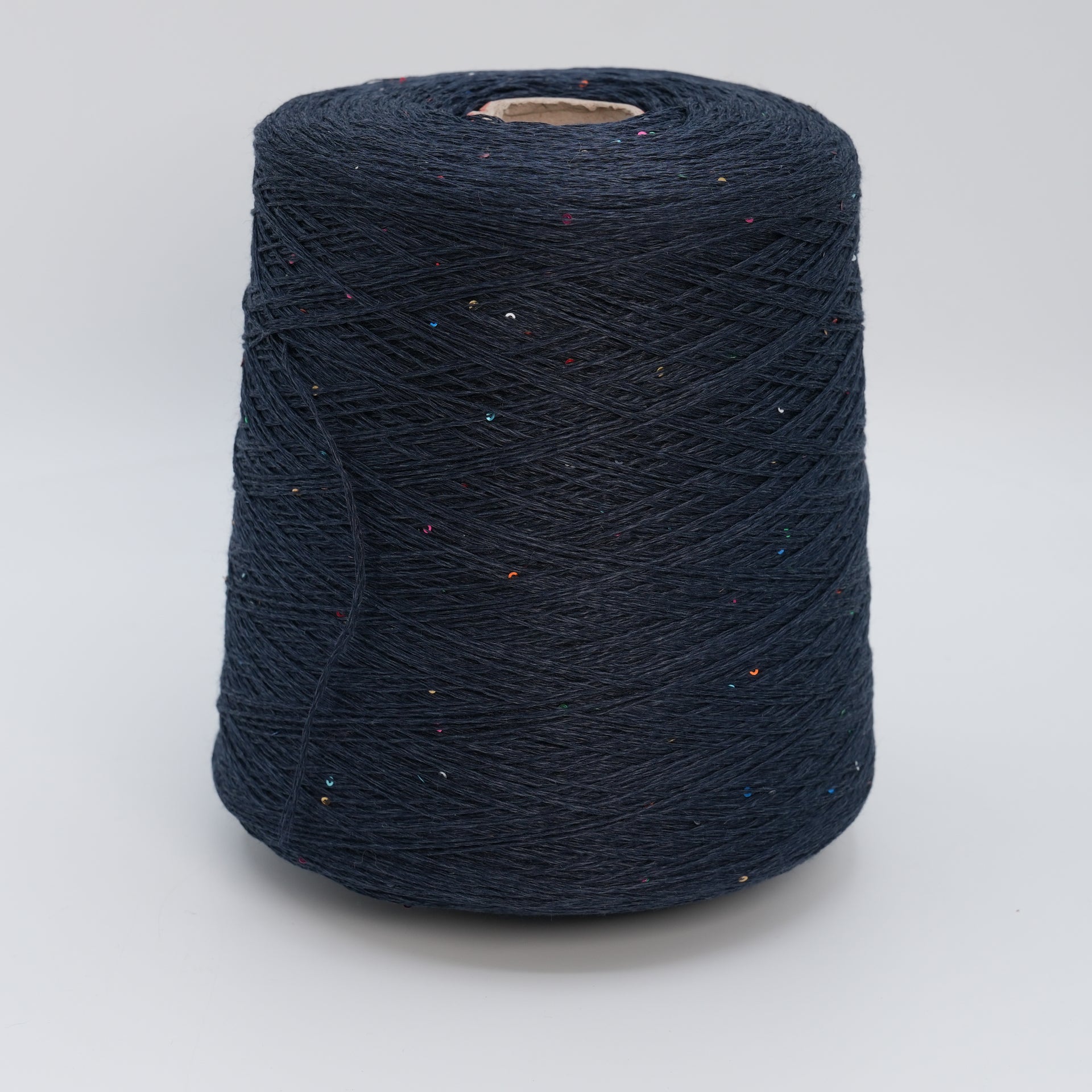 Loveflax 4200 · 420m/459yds per 100g/3.5oz · Fingering · 68Li 29Vi 3Sequins