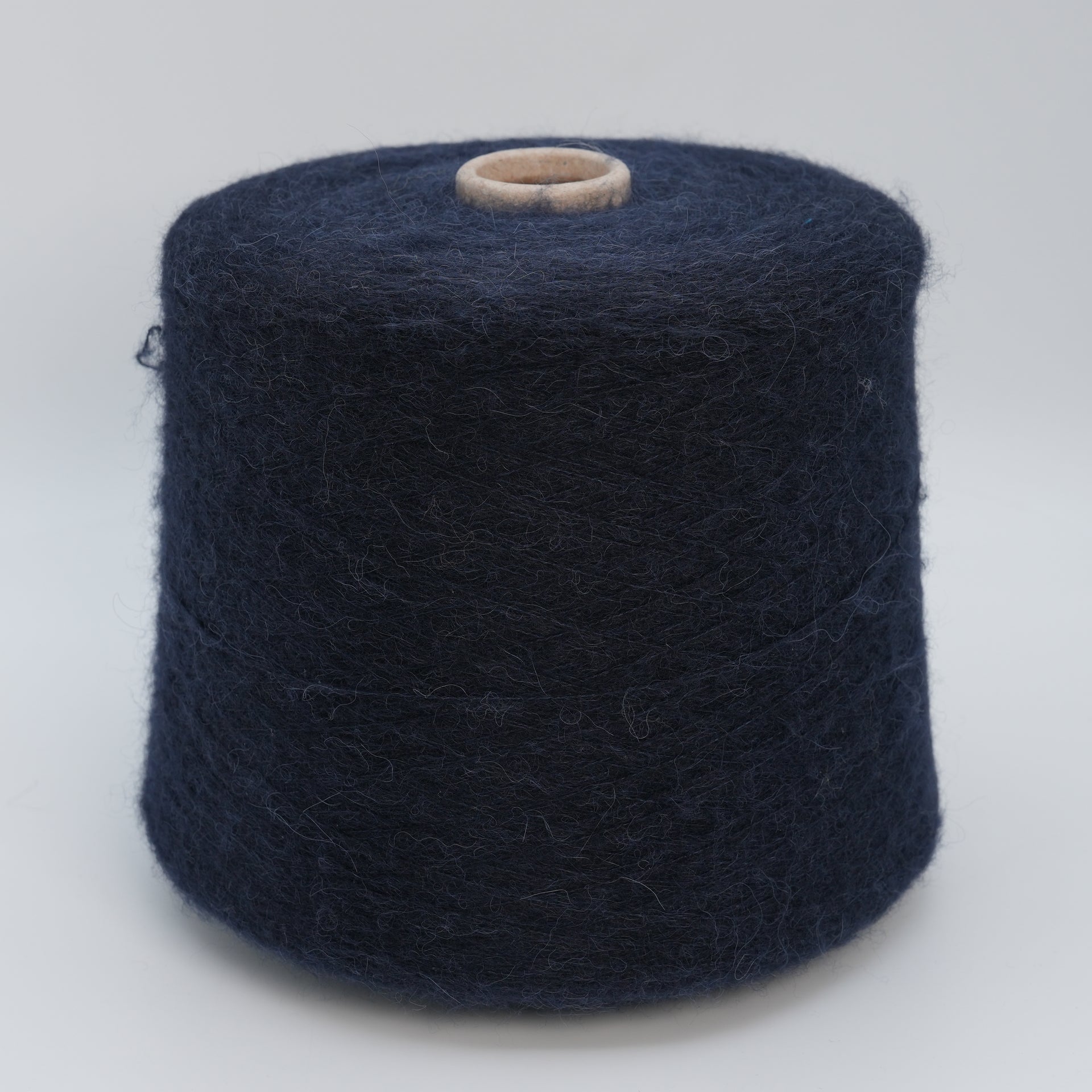 Cashlux 9500 · 950m/1039yds per 100g/3.5oz · Ultra Fine · 40WP 30WS 30Se