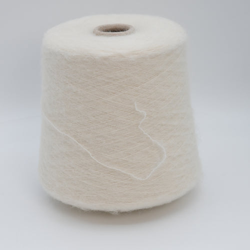 Nuage 8100, 810m/886yds per 100g/3.5oz, Fluffy Alpaca Blend