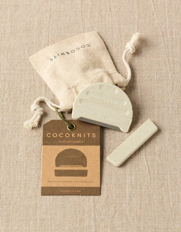 Cocoknits Fuzz Off Comb II with protective cover, storage bag, and kraft packaging