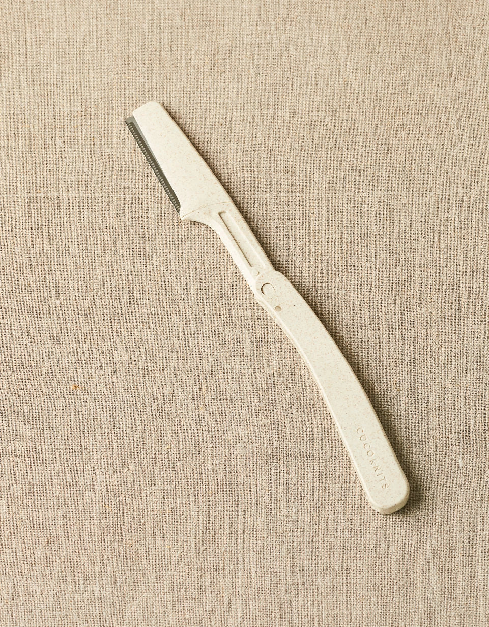 Cocoknits Fuzz Off Comb original unfolded fabric care tool for removing pills and fiber fuzz