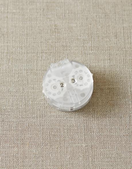 Cocoknits Knitting Row Counter with magnified number windows and translucent matte finish