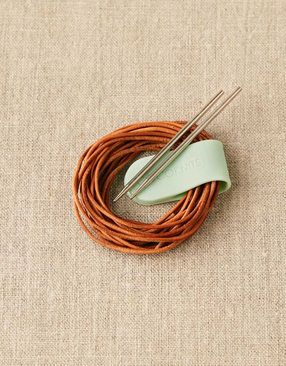 Cocoknits Maker's Clip in Mint organizing yarn and knitting needles