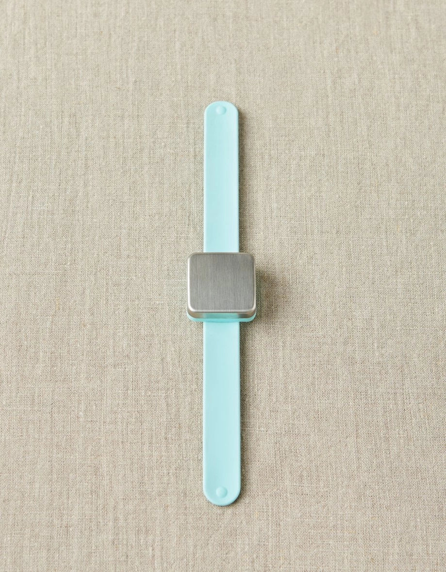 Cocoknits Maker's Keep magnetic wristband in Blue