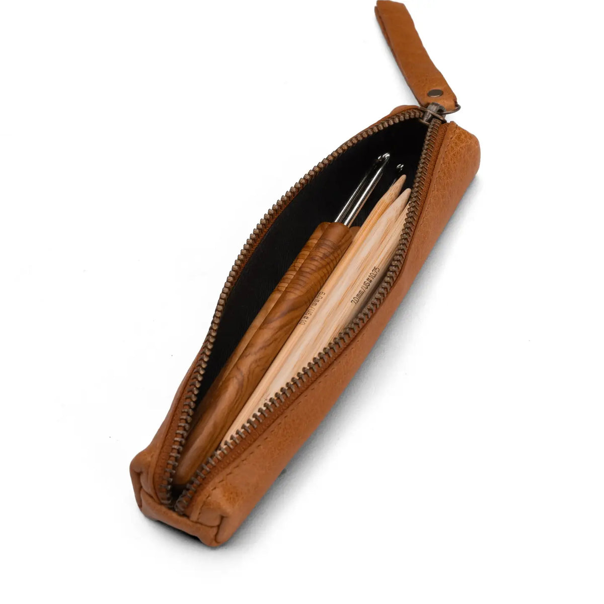Muud Hee Case | Slim Leather Pouch in Whisky. Slim case opened to show wooden knitting needles.